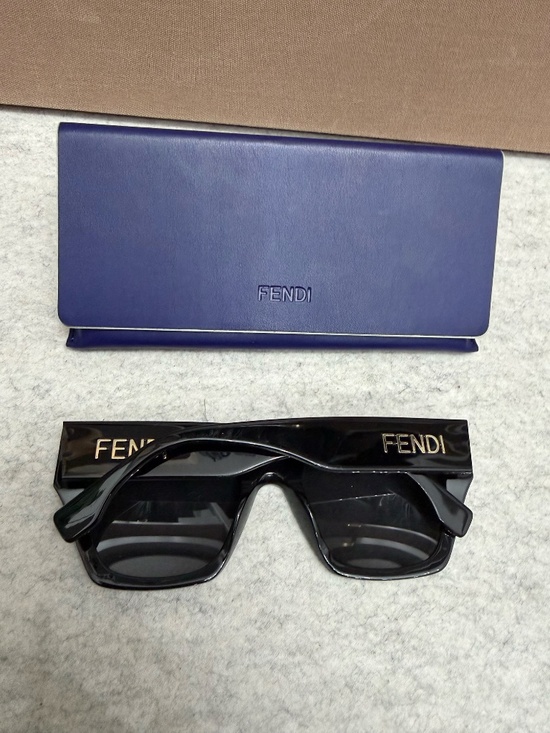 Fendi Women\'s Black Sunglasses main image 8